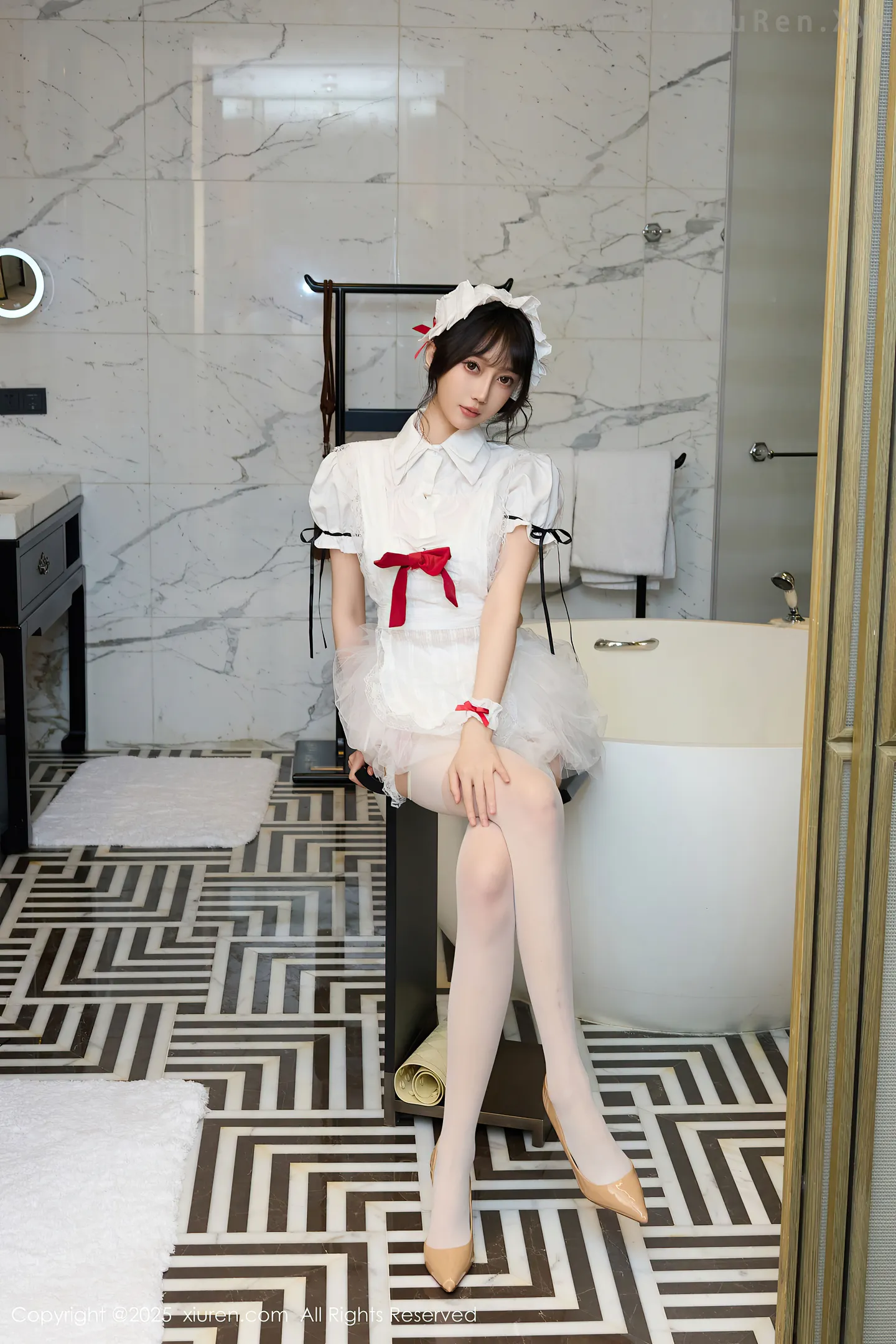 图片[3]-[XiuRen秀人网] VOL.10827 模特玥儿玥er性感萝莉女仆装配白丝吊袜秀完美身材迷人诱惑写真64P-秀人网官方网站